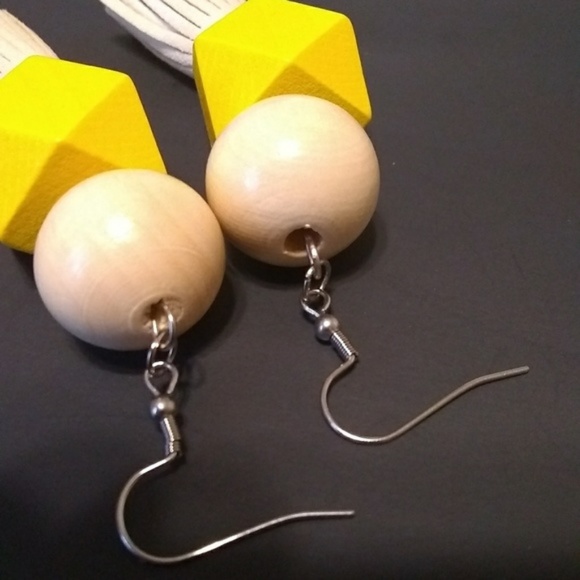 Hot 2019 Jumbo Cube Sunny Velvet Tassel Earrings - Picture 4 of 6